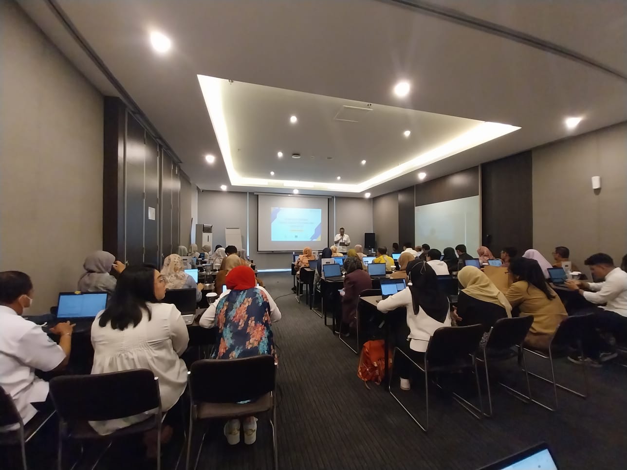 Mitra Teknologi Terpercaya untuk Bisnis yang Siap Berkembang.